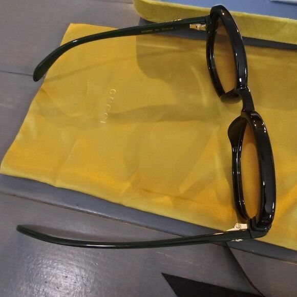 Gucci Women's Black Gradient Square Sunglasses GG1068SA - Picture 8 of 14